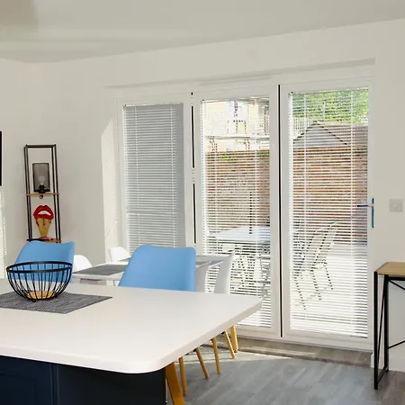 Feriehus Hideaway House, Sleeps 9, With Parking *