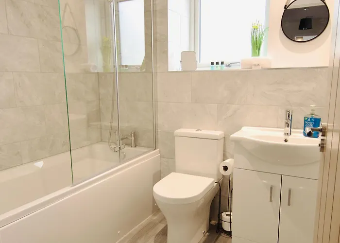 Holiday home Hideaway House, Sleeps 9, With Parking Bristol