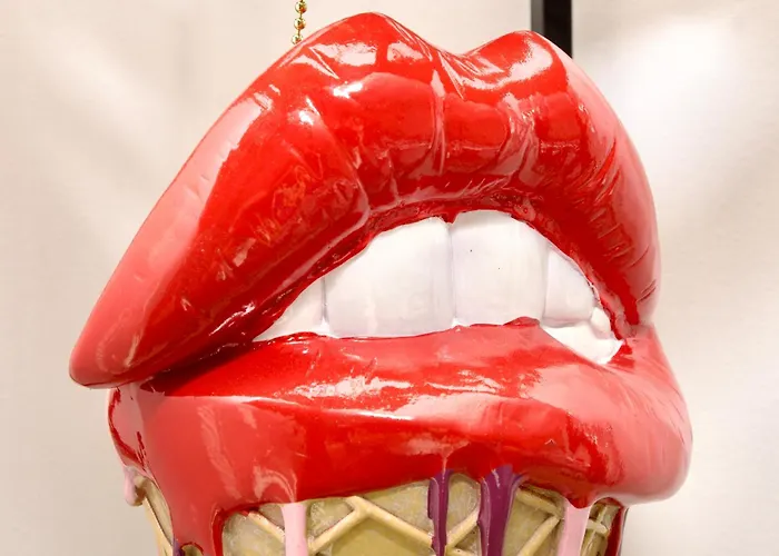 Hideaway House, Sleeps 9, With Parking Bristol